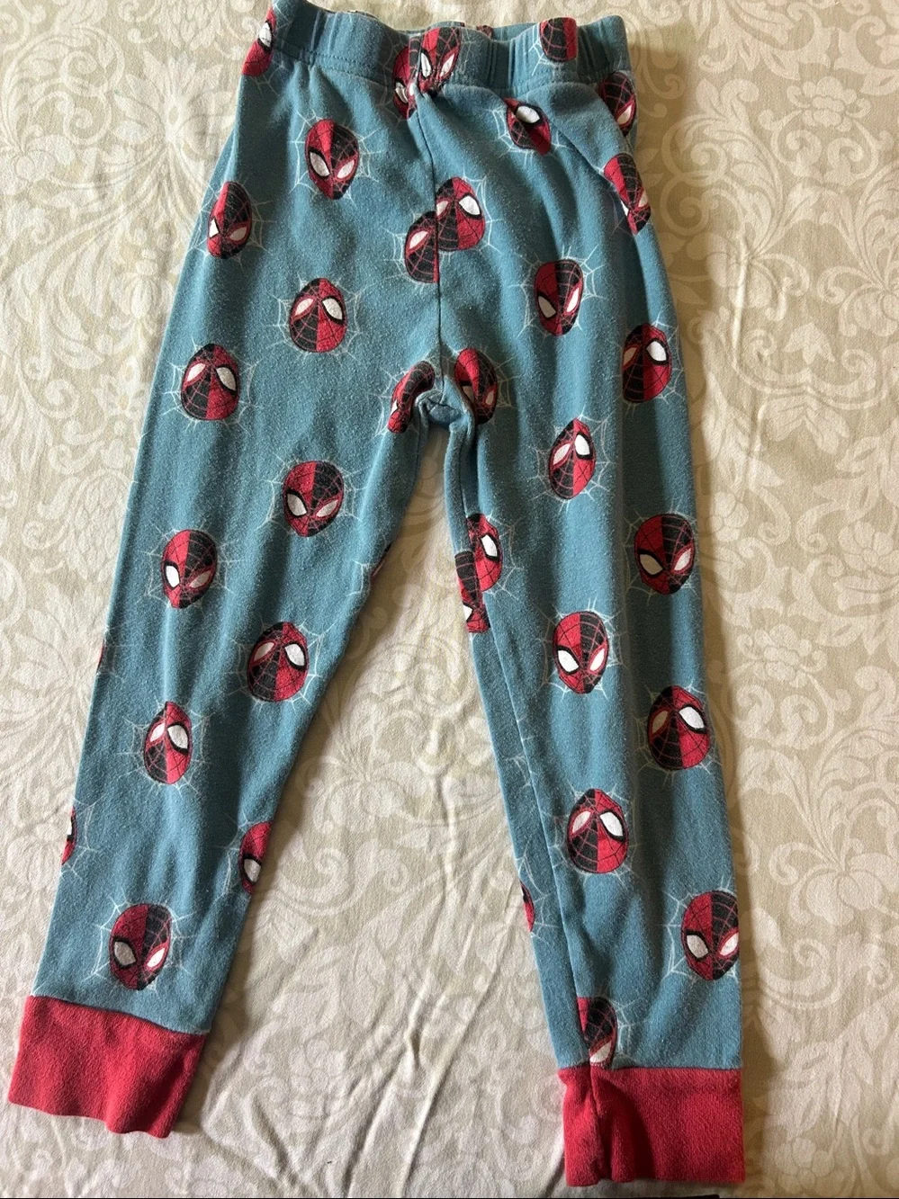 Marvel Kids Spider-Man Face Print Pajama Set in Blue and Red